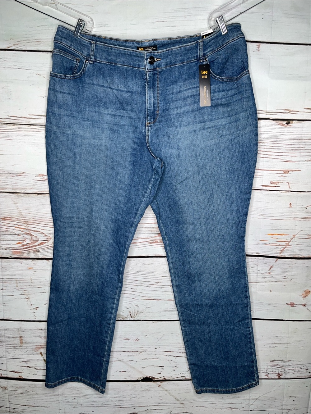 Lee Plus NWT Size 24W Blue Denim Relaxed Fit Mid Rise Straight Leg Jeans